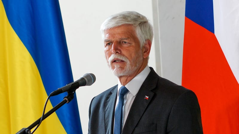 Blíží se mír na Ukrajině? Pavel je skeptický: Rusko bude dál hrát falešnou hru