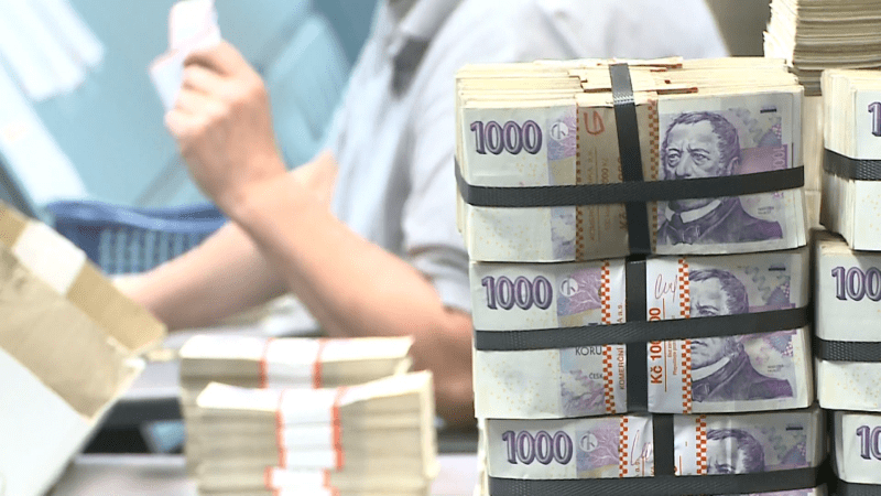 Pět varovných signálů, které obsahuje nový státní rozpočet. Erár hrozivě zatěžují úroky i penze