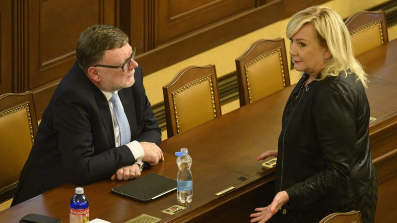 Děravý jako cedník. Schillerová ostře kritizuje Stanjurův návrh státního rozpočtu