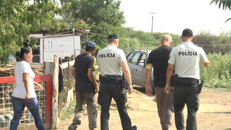 Popíjení se zvrhlo v krvavý konflikt: Žena v Boťanech bodla 17letého mladíka a utekla