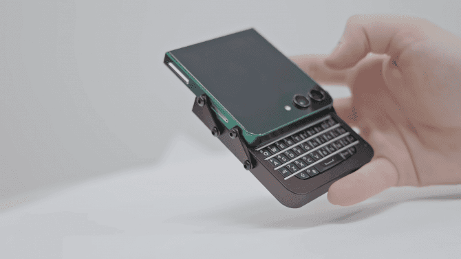 Co dělat, když vám žádný z dnešních smartphonů nevyhovuje? Vyrobte si vlastní