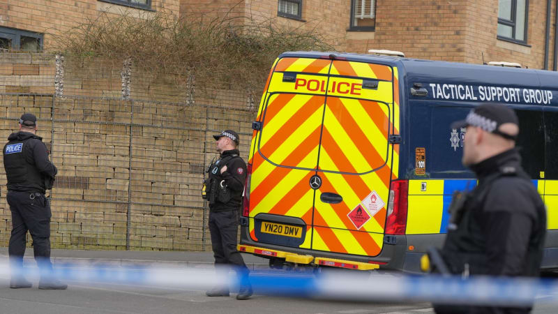 Krvavý útok v Manchesteru: Muž pobodal před synagogou několik lidí, policie ho postřelila