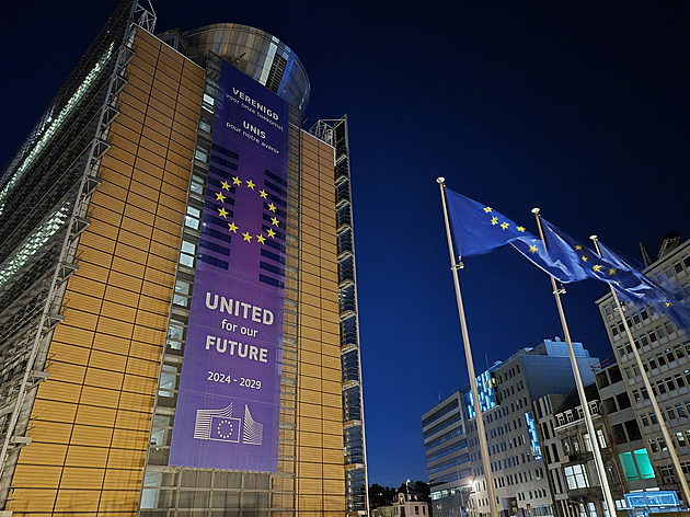 Orbán nasadil v Bruselu špiony, snažili se verbovat informátory v unijních institucích