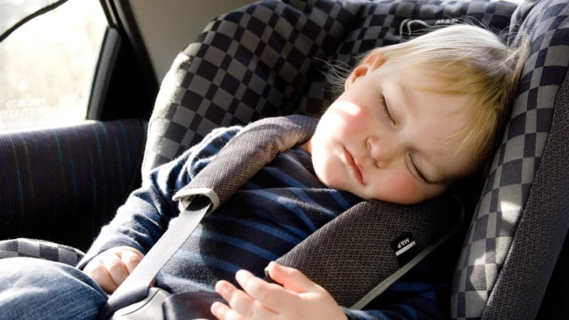 Hrál videohry a sledoval porno, v autě mezitím umírala jeho dcera. Zabil jsem ji, přiznal vinu