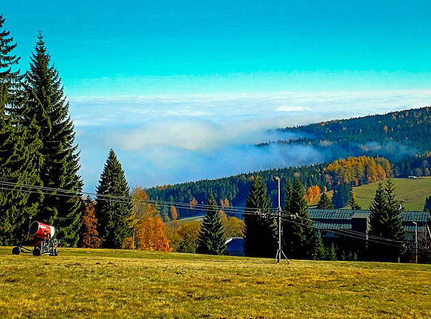 Na Šumavě padaly letité teplotní rekordy. V Kašperských Horách bylo 21 stupňů