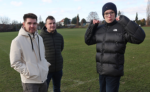 Obrovská rána, jako petarda. Zachránci popsali, jak chlapce na hřišti zasáhl blesk