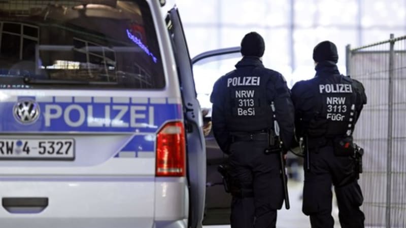 Tragická smrt kojence. Tělo našli pracovníci třídírny odpadu v brémských přístavech