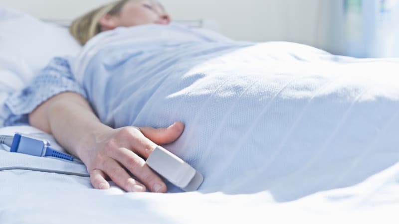 Boj o potrat: Ženě v Polsku může zachránit život, lékaři vidí její zdravotní stav jinak