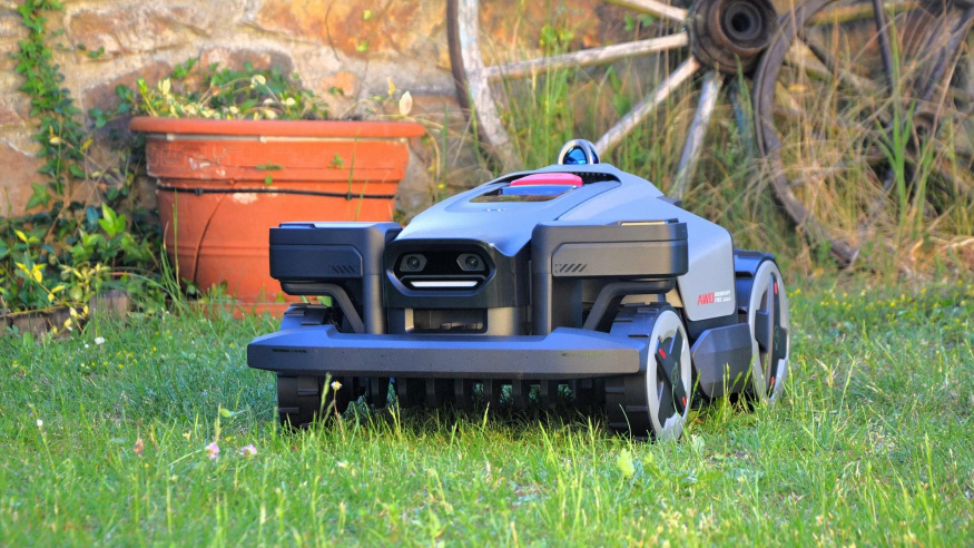 Recenze Roborock RockMow Z120 LiDAR: chytrá sekačka bez drátů pro každou zahradu