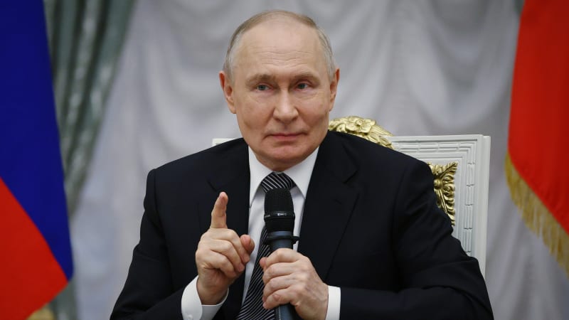 Putin cítí slabost Západu a chce eskalovat válku. Hraje o život, tvrdí zdroje z Kremlu