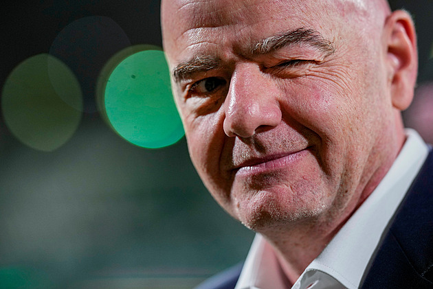 Infantino ztrácí podporu krajanů. Švýcarský svaz chce jiného šéfa fotbalu