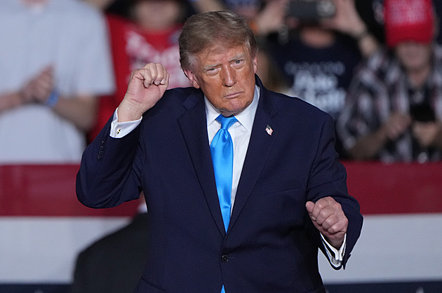 Aťsi Írán zničí Los Angeles nebo San Diego, řekl Trump. Pobouřil i republikány